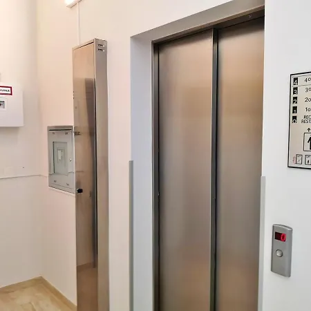 Modern In With Sea View * マカルスカ