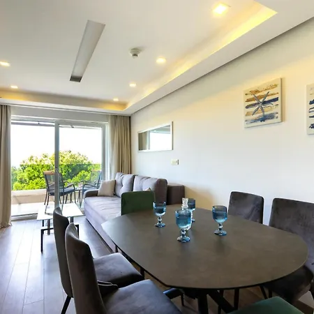 Modern Sea View Apartment Makarska