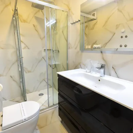 Modern In With Sea View Макарська