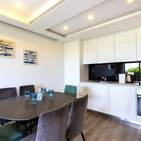 Apartment Modern Sea View