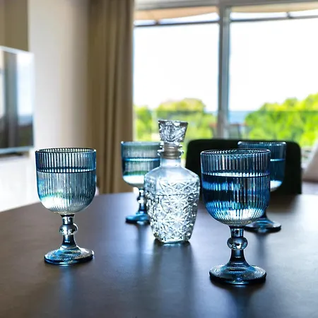 Modern In With Sea View Апартаменти Макарська