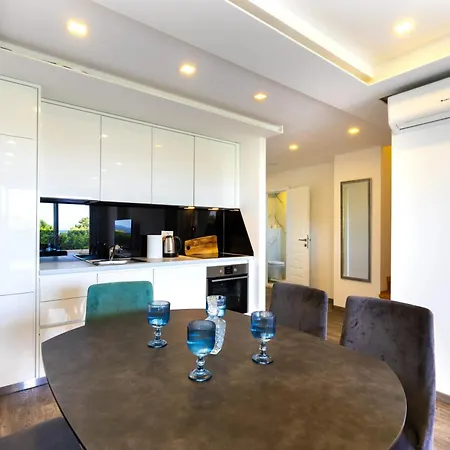 Modern Sea View Apartman *